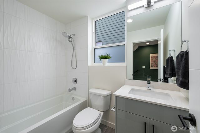 943 NW 56th Street, Seattle, WA 98107