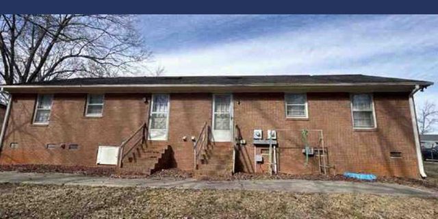 109 Colebrook Court, Boiling Springs, SC 29316