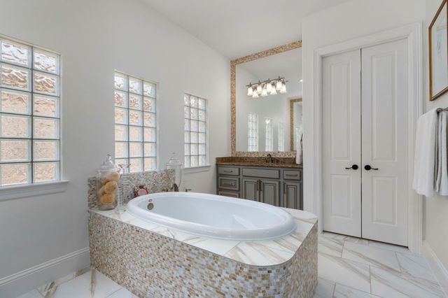 3930 Sundance Hill Lane, Sugar Land, TX 77479