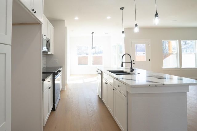 108 Keahi CT, Bastrop, TX 78602