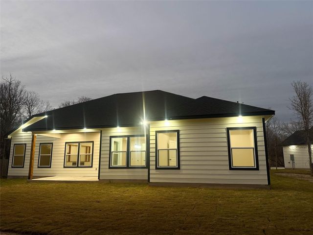 108 Keahi CT, Bastrop, TX 78602