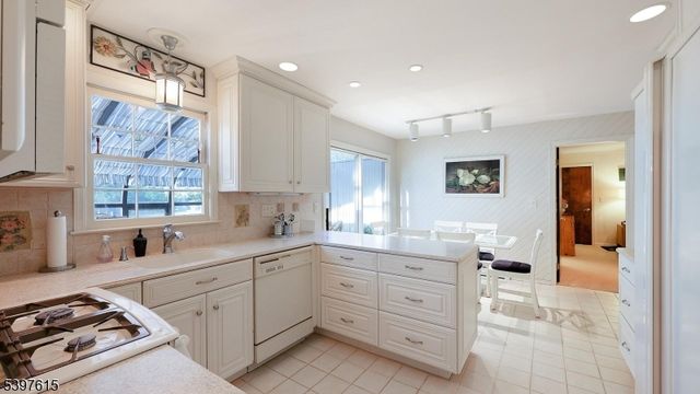 125 Mountainview Rd, Warren Twp., NJ 07059