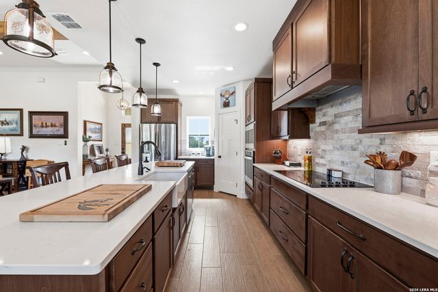 109 Archer Ridge Dr, La Vernia, TX 78121