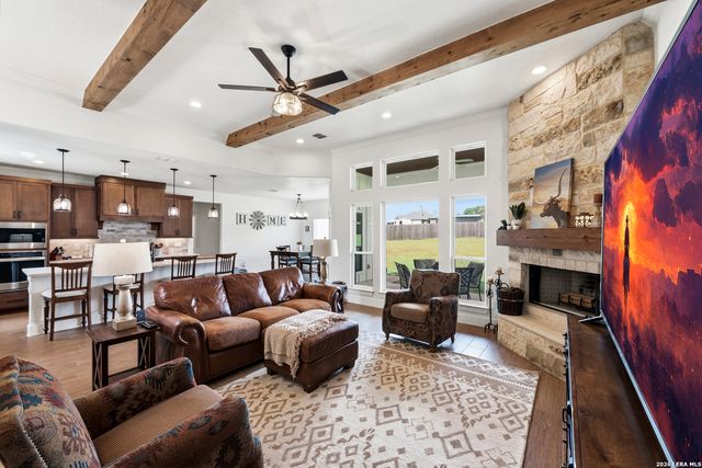 109 Archer Ridge Dr, La Vernia, TX 78121