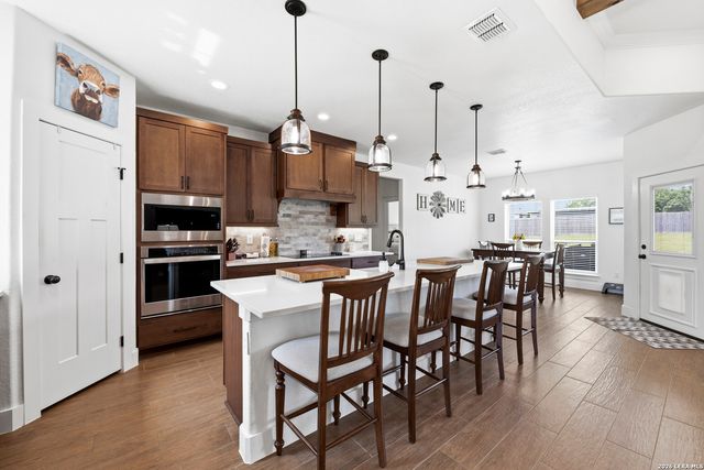 109 Archer Ridge Dr, La Vernia, TX 78121