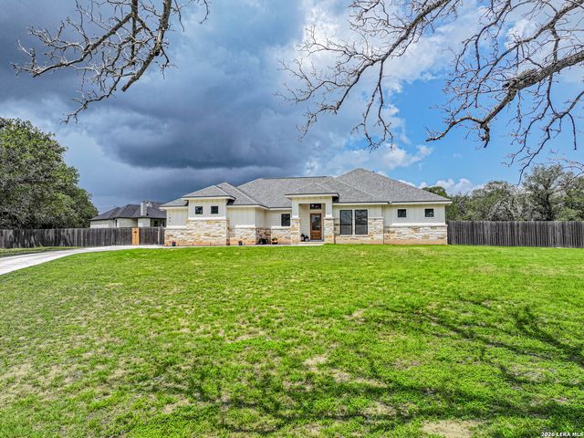 109 Archer Ridge Dr, La Vernia, TX 78121