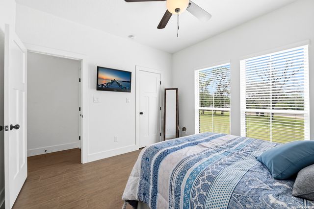 109 Archer Ridge Dr, La Vernia, TX 78121