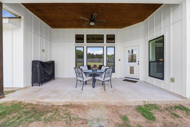 109 Archer Ridge Dr, La Vernia, TX 78121