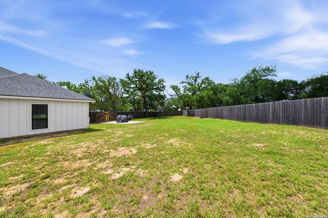 109 Archer Ridge Dr, La Vernia, TX 78121