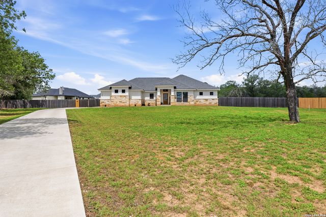 109 Archer Ridge Dr, La Vernia, TX 78121
