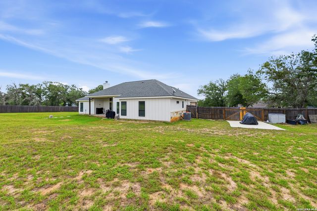 109 Archer Ridge Dr, La Vernia, TX 78121