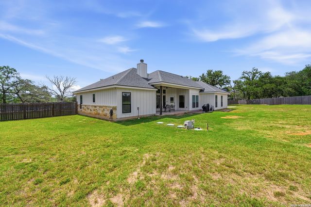 109 Archer Ridge Dr, La Vernia, TX 78121