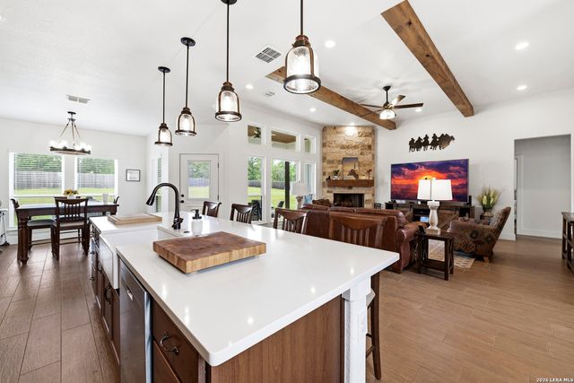 109 Archer Ridge Dr, La Vernia, TX 78121