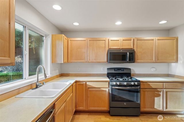 3259 Northlake Way NW, Bremerton, WA 98312