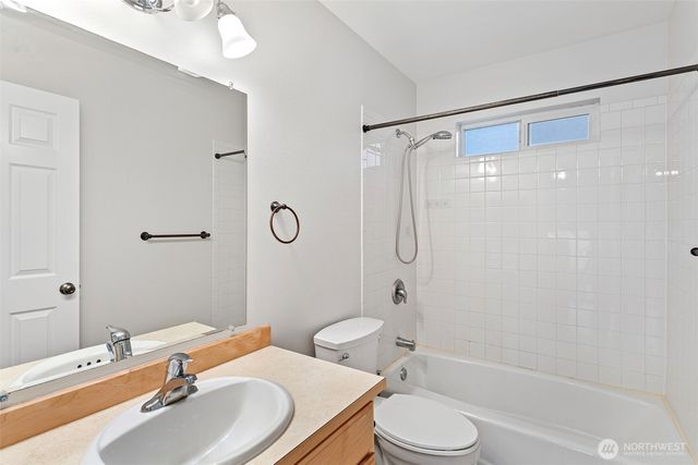 3259 Northlake Way NW, Bremerton, WA 98312