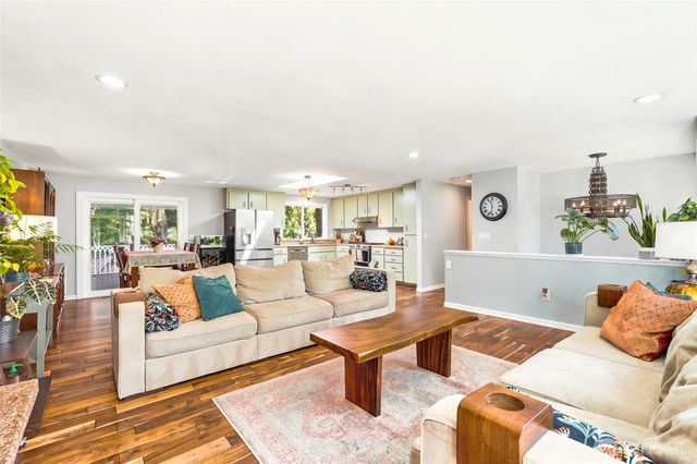 11714 SE 93rd Street, Newcastle, WA 98056