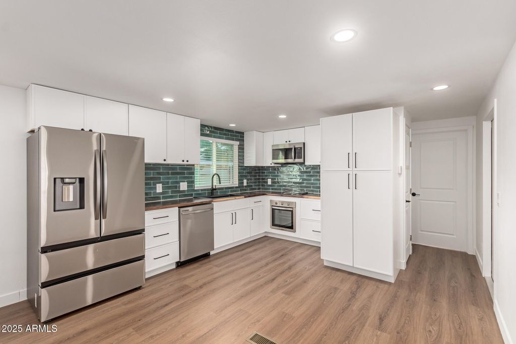 17825 N 7TH Street 114, Phoenix, AZ 85022