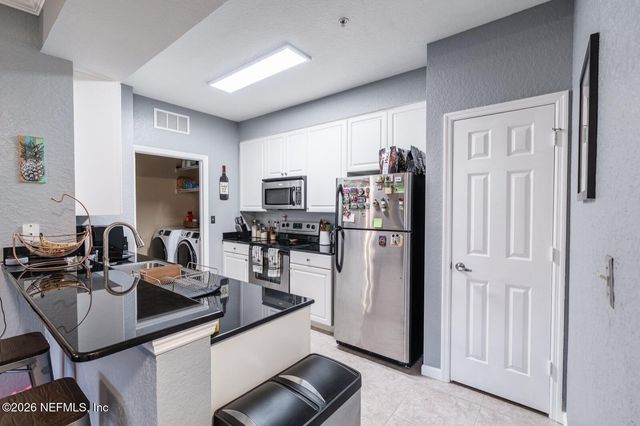 8539 GATE Parkway W 1433, Jacksonville, FL 32216