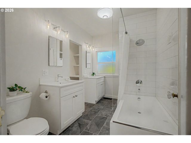 -1 N MIDWAY Ave, Portland, OR 97203