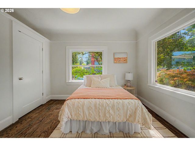 -1 N MIDWAY Ave, Portland, OR 97203