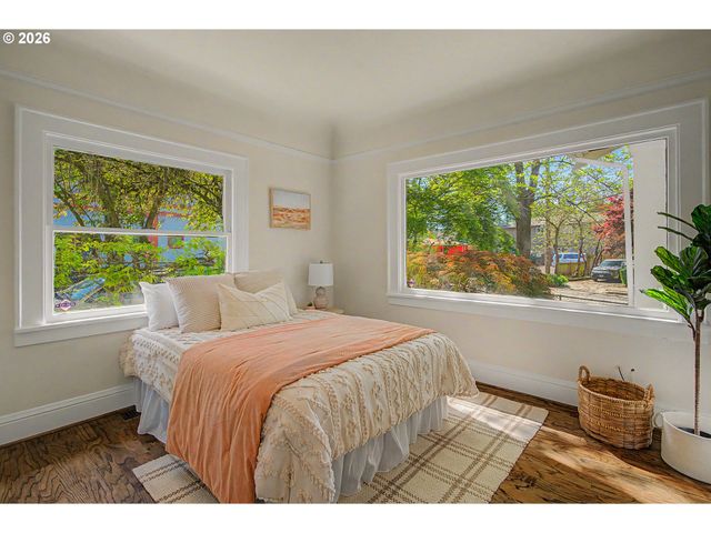 -1 N MIDWAY Ave, Portland, OR 97203