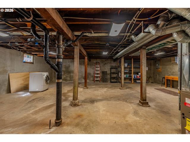 -1 N MIDWAY Ave, Portland, OR 97203