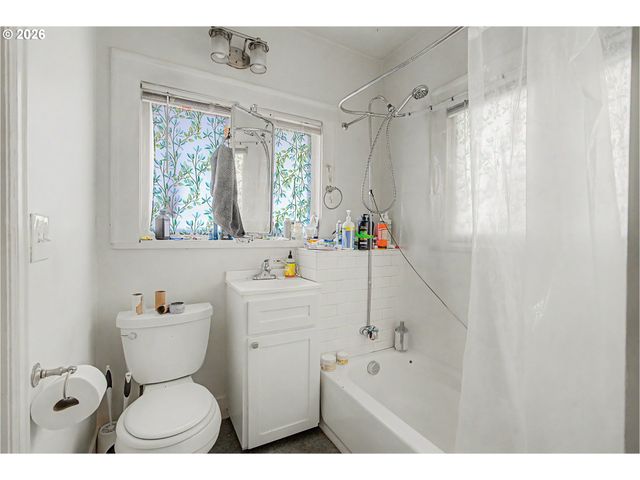 -1 N MIDWAY Ave, Portland, OR 97203