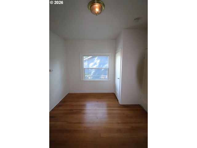 -1 N MIDWAY Ave, Portland, OR 97203