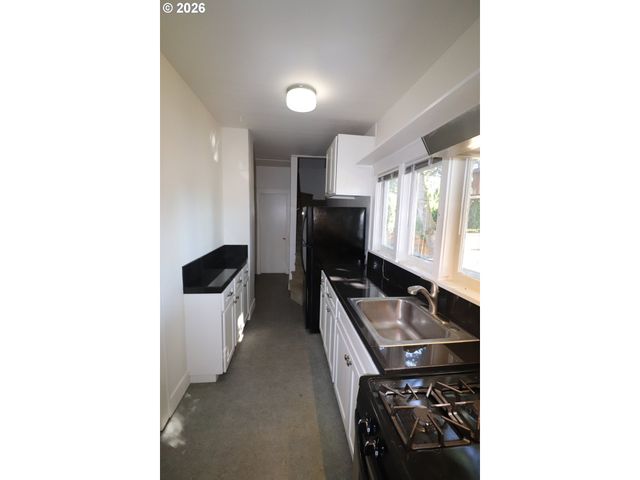 -1 N MIDWAY Ave, Portland, OR 97203