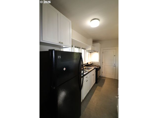 -1 N MIDWAY Ave, Portland, OR 97203