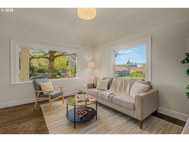 -1 N MIDWAY Ave, Portland, OR 97203