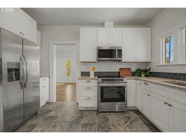 -1 N MIDWAY Ave, Portland, OR 97203