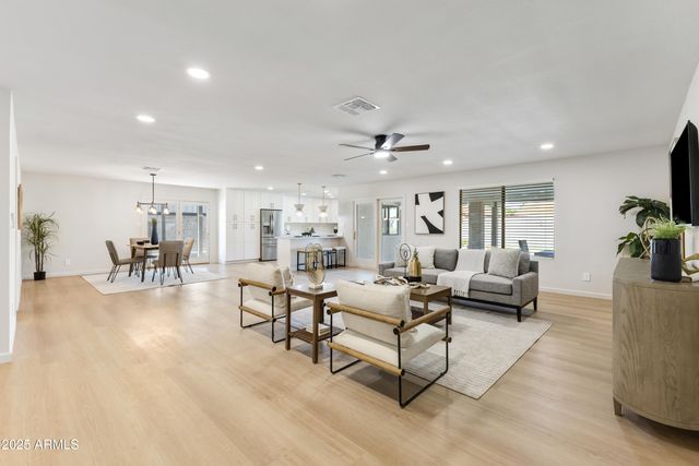 3802 W KELTON Lane, Phoenix, AZ 85053