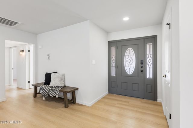 3802 W KELTON Lane, Phoenix, AZ 85053