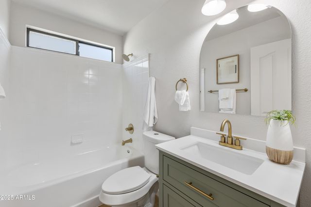 3802 W KELTON Lane, Phoenix, AZ 85053