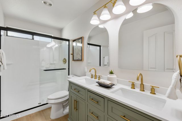 3802 W KELTON Lane, Phoenix, AZ 85053