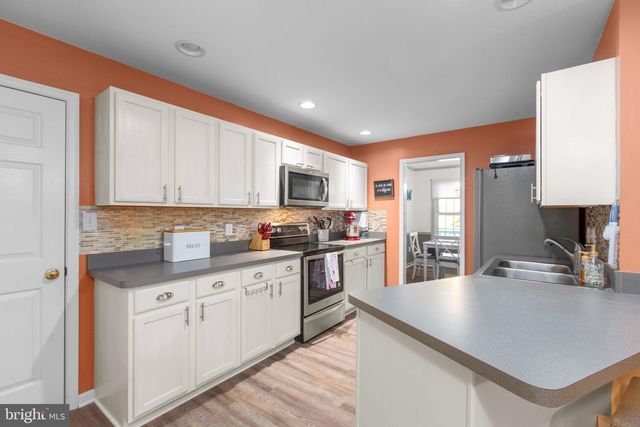 8863 SHERMAN CIR, King George, VA 22485