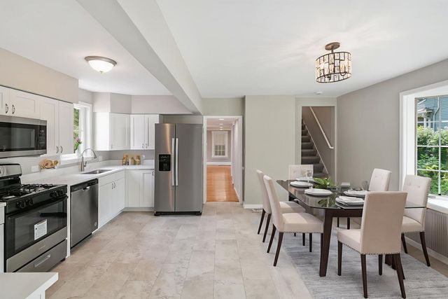 345 Main Street, Batavia, IL 60510