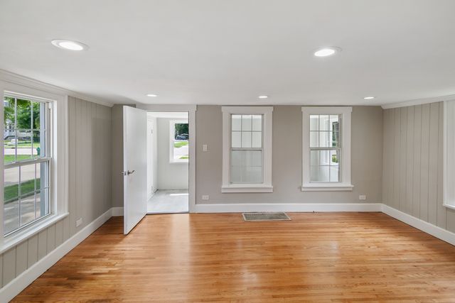 345 Main Street, Batavia, IL 60510