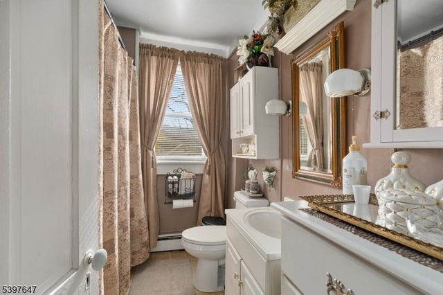 193 W Washington Ave, Washington Boro, NJ 07882