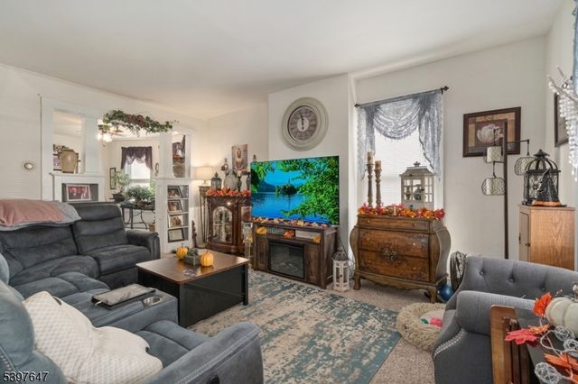 193 W Washington Ave, Washington Boro, NJ 07882