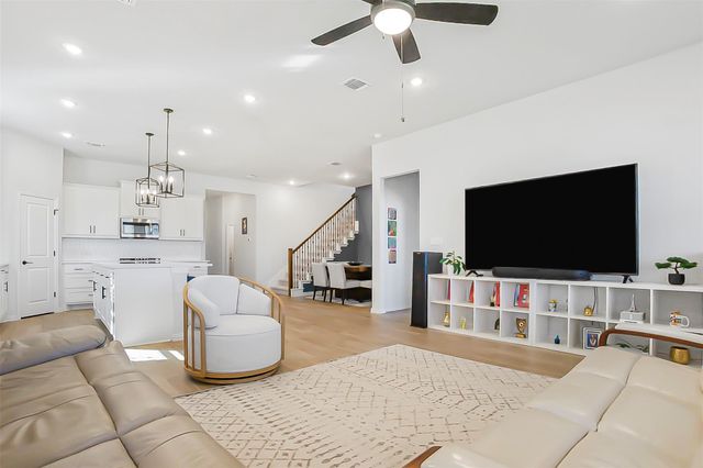 1016 Calendula TRL, Georgetown, TX 78628