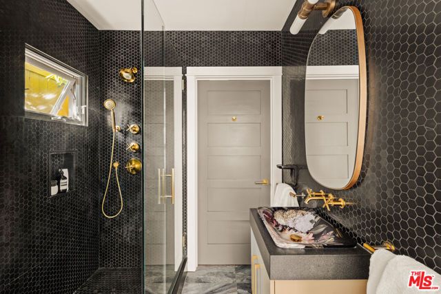 9009 Lloyd Place, West Hollywood, CA 90069