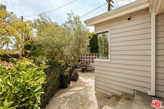 9009 Lloyd Place, West Hollywood, CA 90069