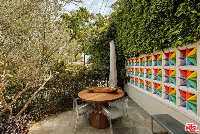 9009 Lloyd Place, West Hollywood, CA 90069