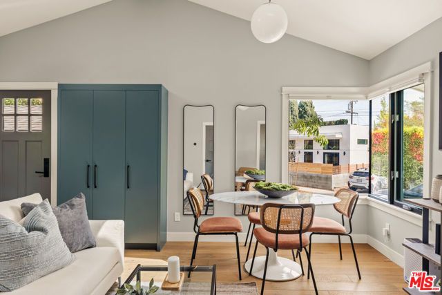 9009 Lloyd Place, West Hollywood, CA 90069