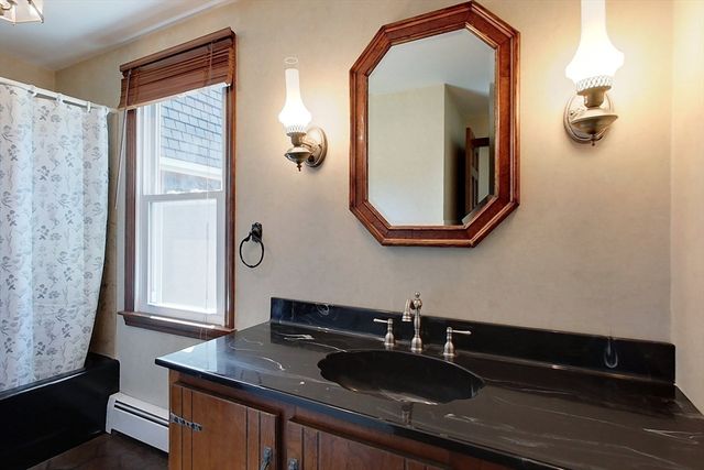 54 Depot St, Dunstable, MA 01827