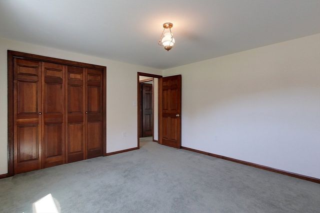 54 Depot St, Dunstable, MA 01827