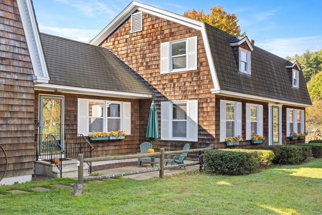 54 Depot St, Dunstable, MA 01827