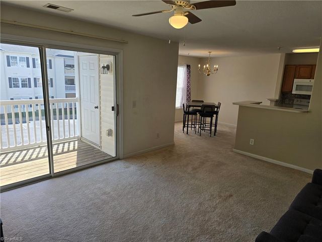 2207 Lambeth Farm Lane, Kernersville, NC 27284